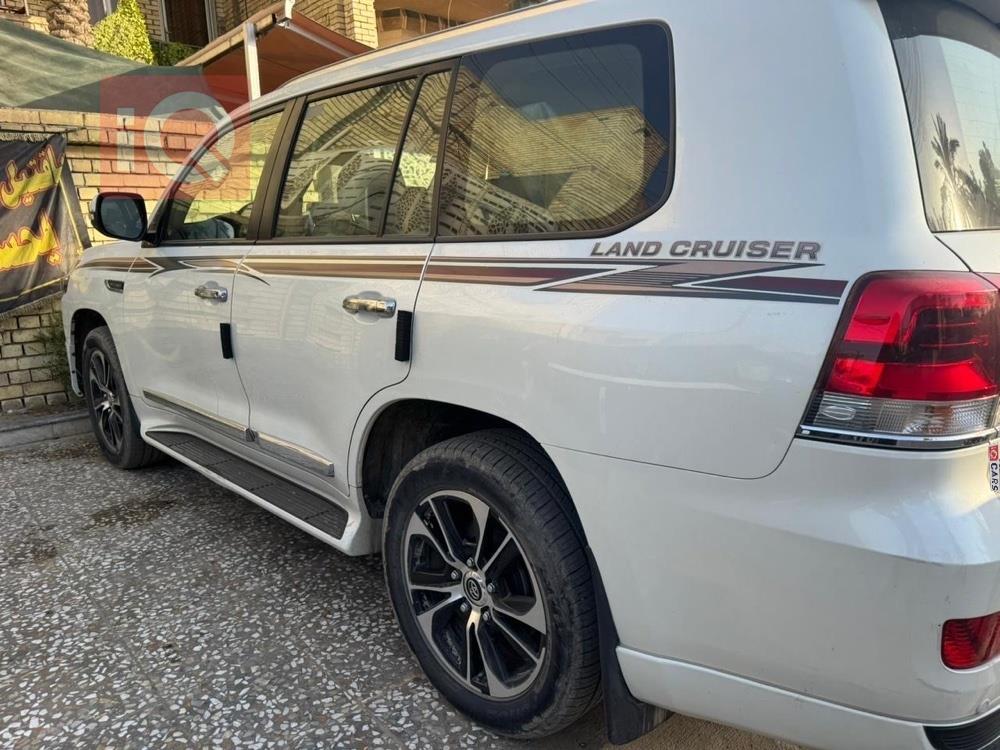 تويوتا لاندكروزر